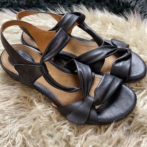 Clarks Artisan "Lucena" Black Leather Sandals Sz 8